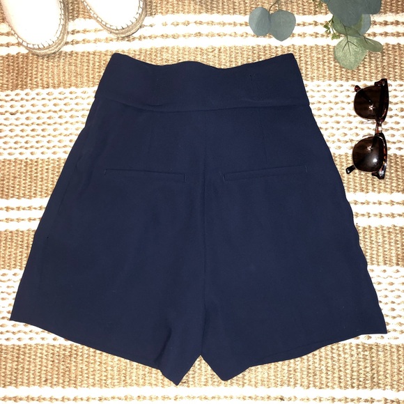 🎀H&M Navy Bow Shorts - Picture 2 of 2